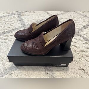 LifeStride Women's Farrah Block Heel Loafer
Elegant Brown Loafers for Women